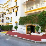 Sunny Golden Mile Apartment