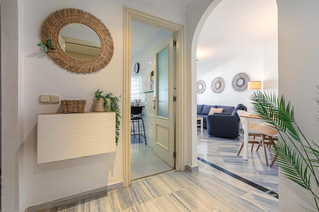 Sunny Golden Mile Apartment *